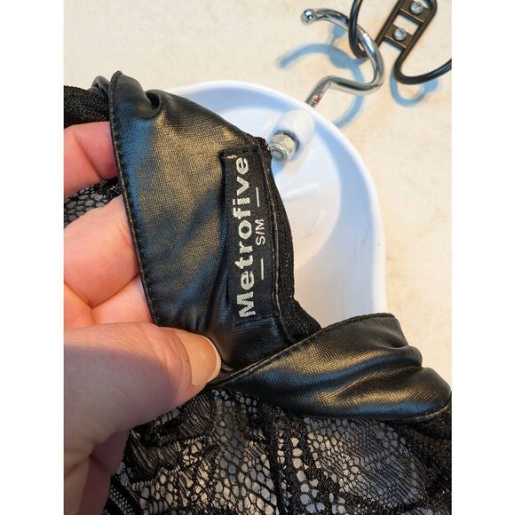 Metrofive Sheer back, low-cut mini dress. Small - Picture 6 of 6